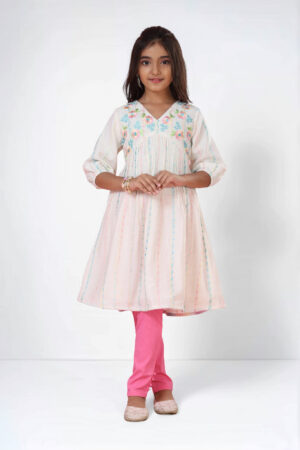 Zoya-Mmoya Girls Embroidered Kurti with Pink Pants Set